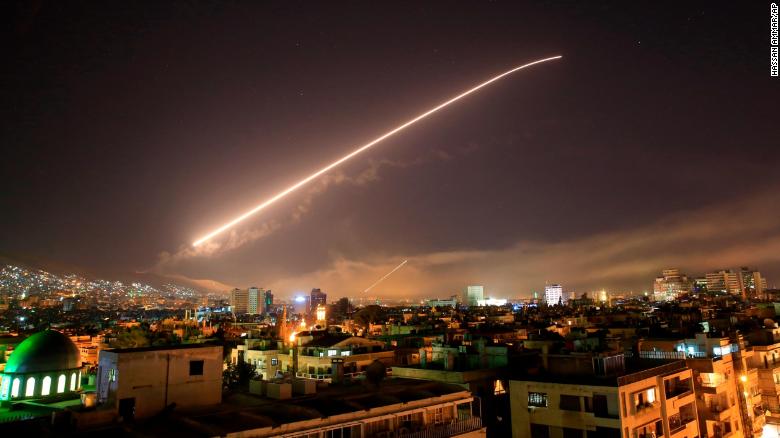 tin giật gân: Mỹ, Anh, Pháp đồng loạt dội lửa tấn công Syria