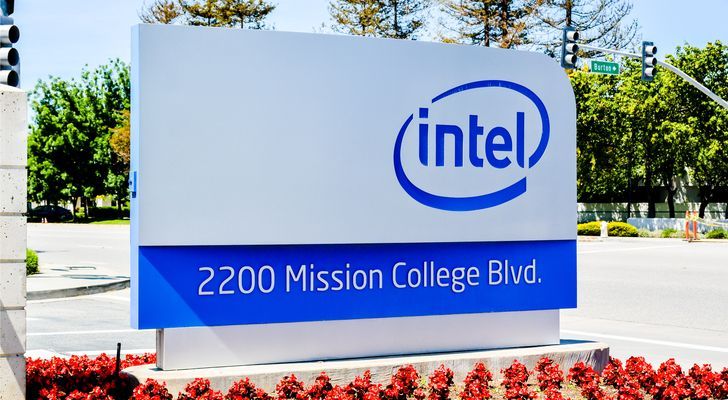 Sai Lầm Liên Tiếp Khiến Cổ Phiếu Intel Giảm Giá