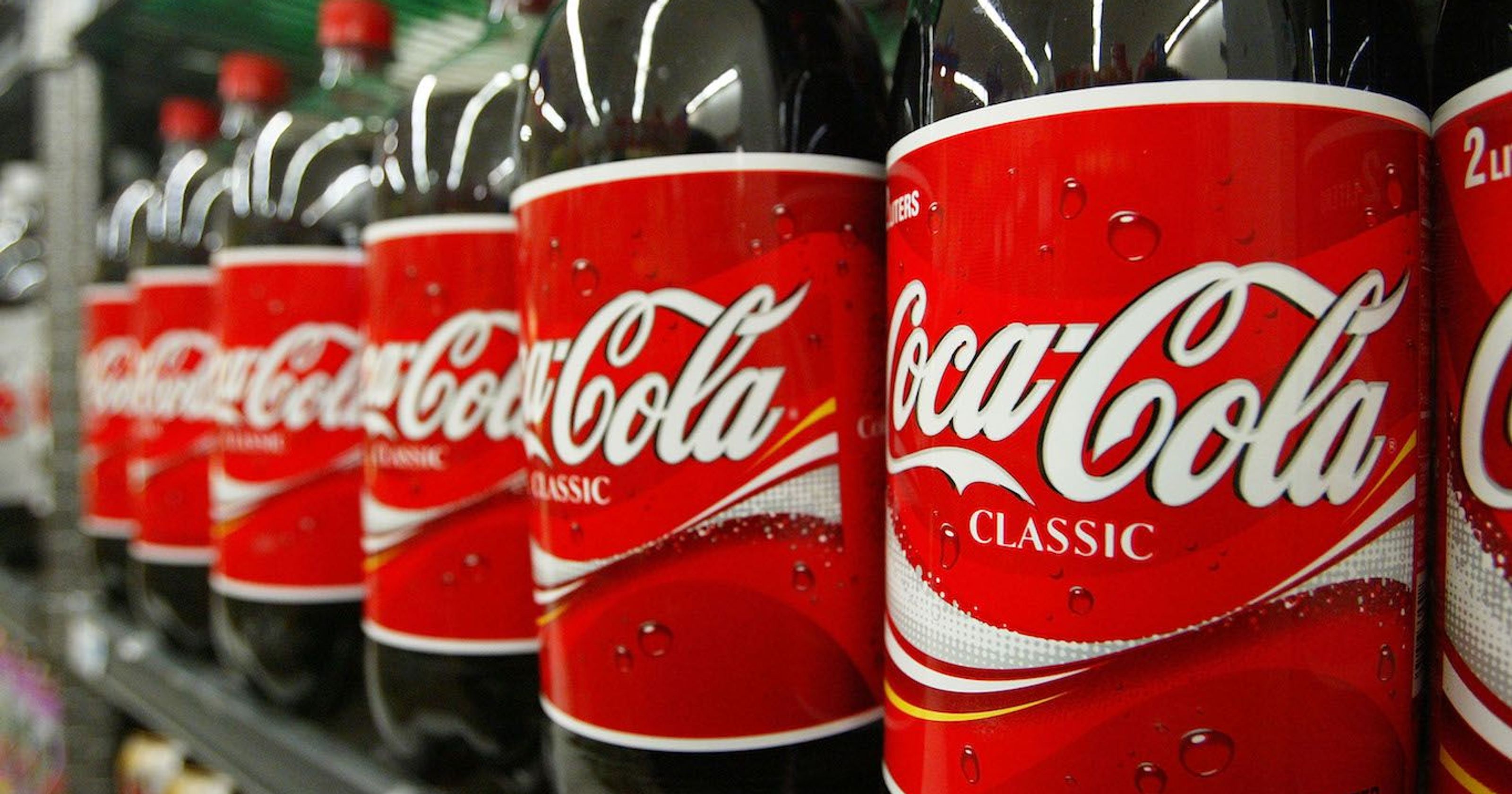 The Coca - Cola Company (NYSE: KO): Khi Cơ Hội Khiến Thách Thức Bị Lu Mờ