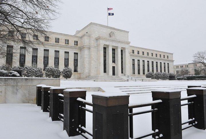 Các ngân hàng trung ương toàn cầu bắt đầu "xoay trục" chính sách khi lạm phát hạ nhiệt