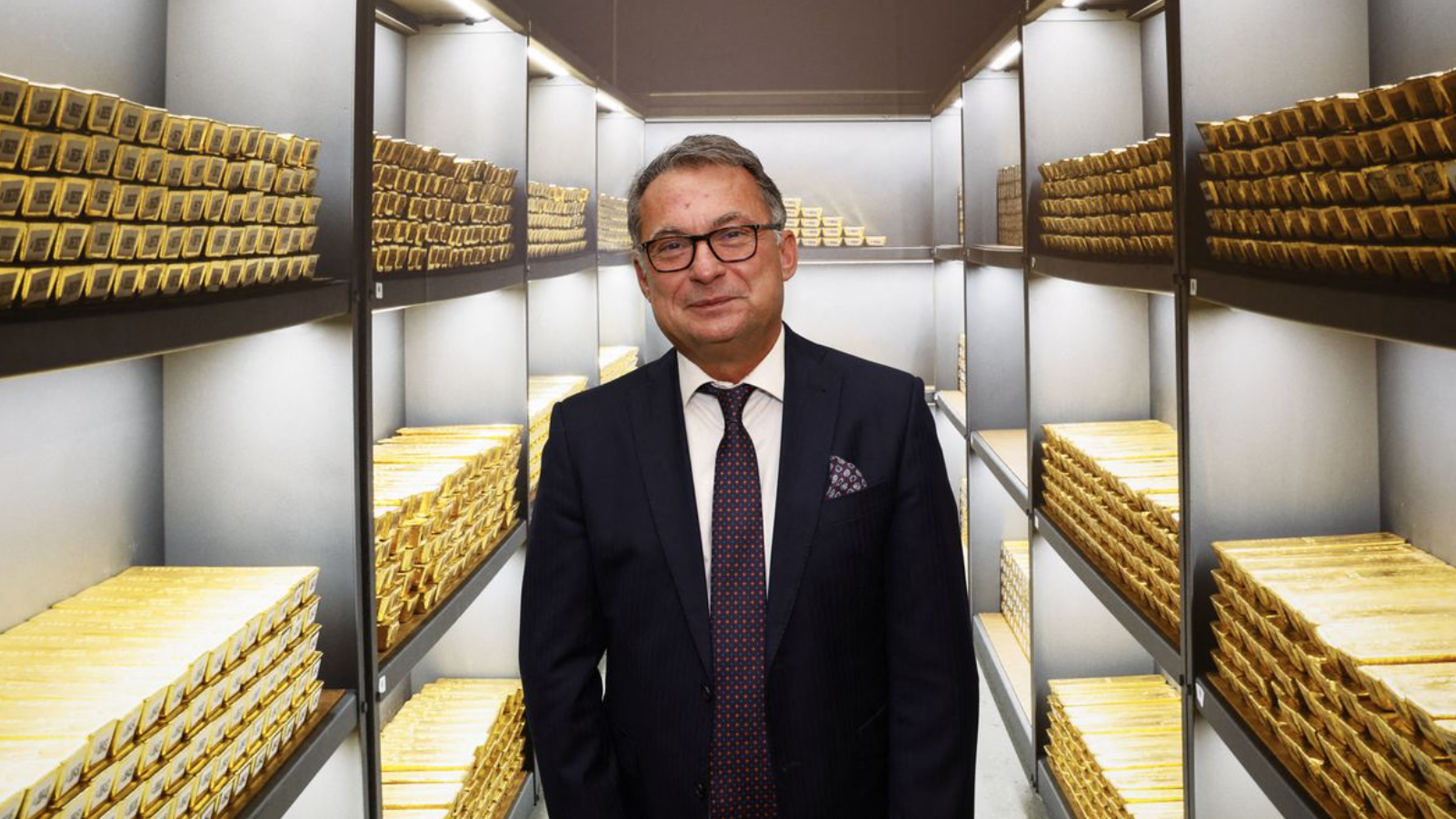 Các NHTW đang gom vàng với tốc độ kỷ lục trong nhiều thập kỷ, vàng sắp trở lại?