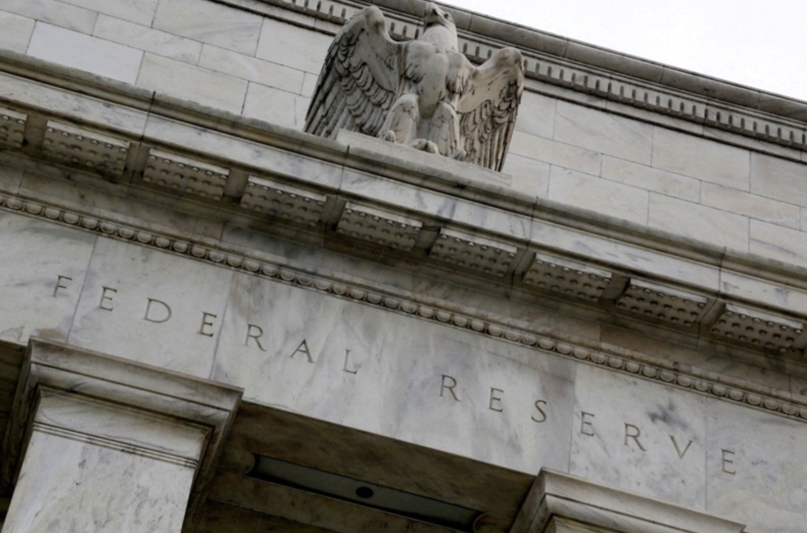 Lạm phát ở Mỹ đã qua đỉnh và Fed sắp trở nên mềm mỏng?