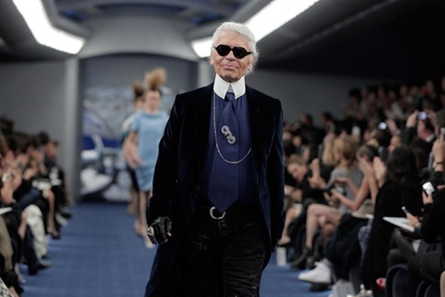 Su-ra-di-Karl Lagerfeld-va-nhung-cau-chuyen-truyen-cam-hung-vo-gia-cho-gioi-trader-TraderViet1.jpg