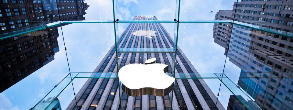 Apple chính thức trở thành công ty vốn hóa 1.000 tỷ USD. Chúc mừng nào anh em !